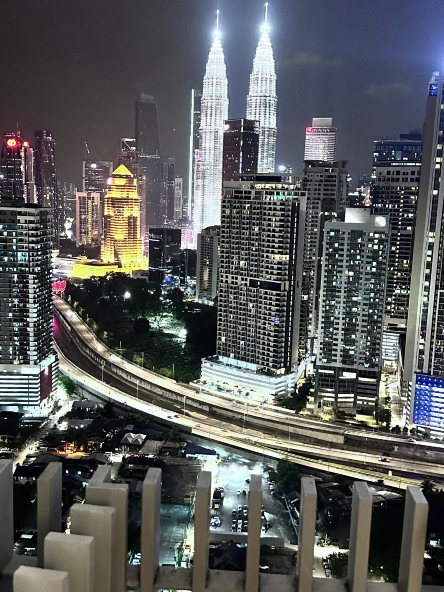 شقة The Luxe Infinitum Klcc By Sahara كوالالمبور المظهر الخارجي الصورة